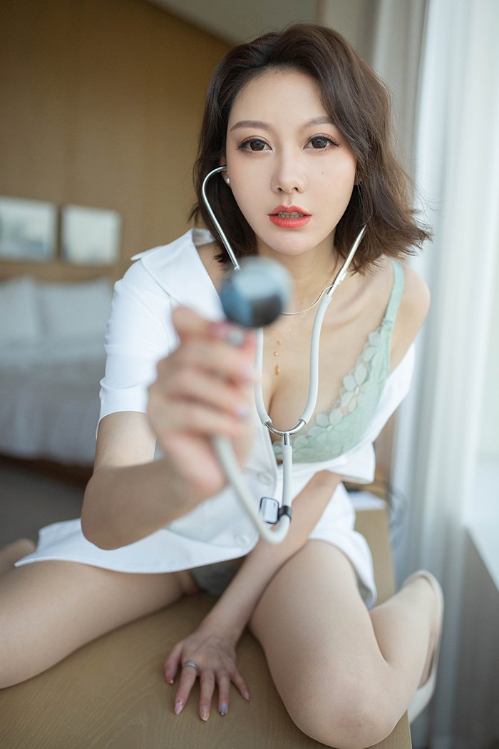 独宠爱妻艺轩肉丝长腿美脚春色满屋