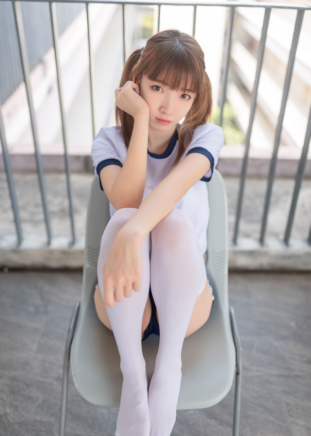 JK白丝制服美腿高清玉足可爱双马尾大尺度污图