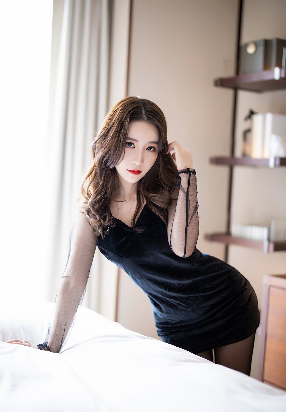 绯月樱-Cherry性感黑丝无内诱惑美腿床上风骚嫩白少妇高清图