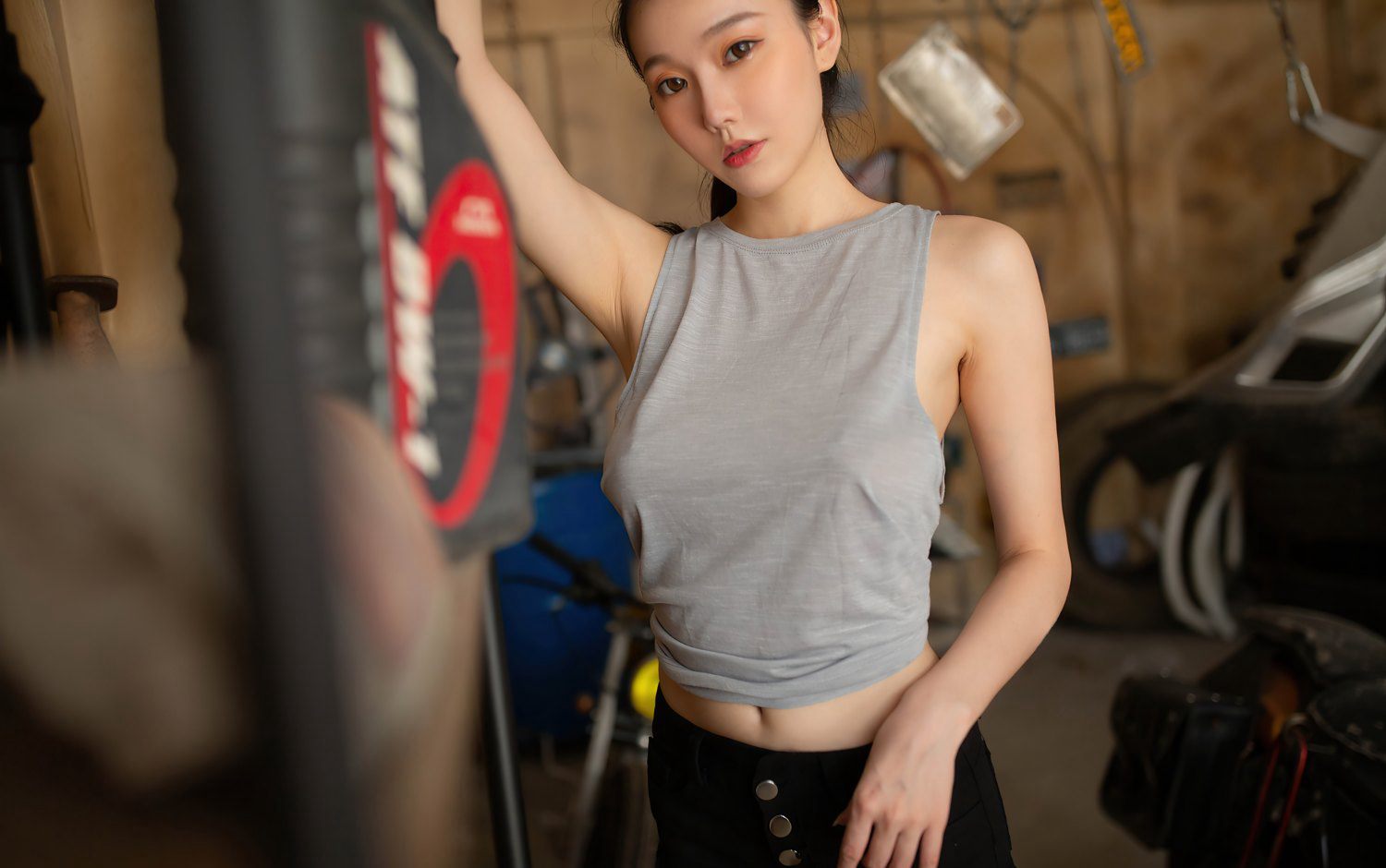 安然Maleah性感真空诱惑蕾丝丁字裤丰满美臀美腿写真