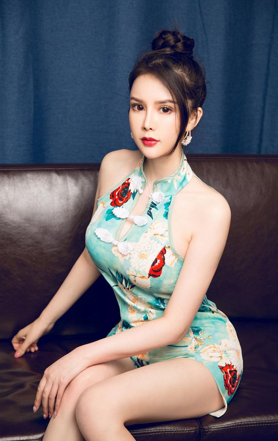 性感旗袍美少妇诱惑美腿翘臀丁字裤性感写真集