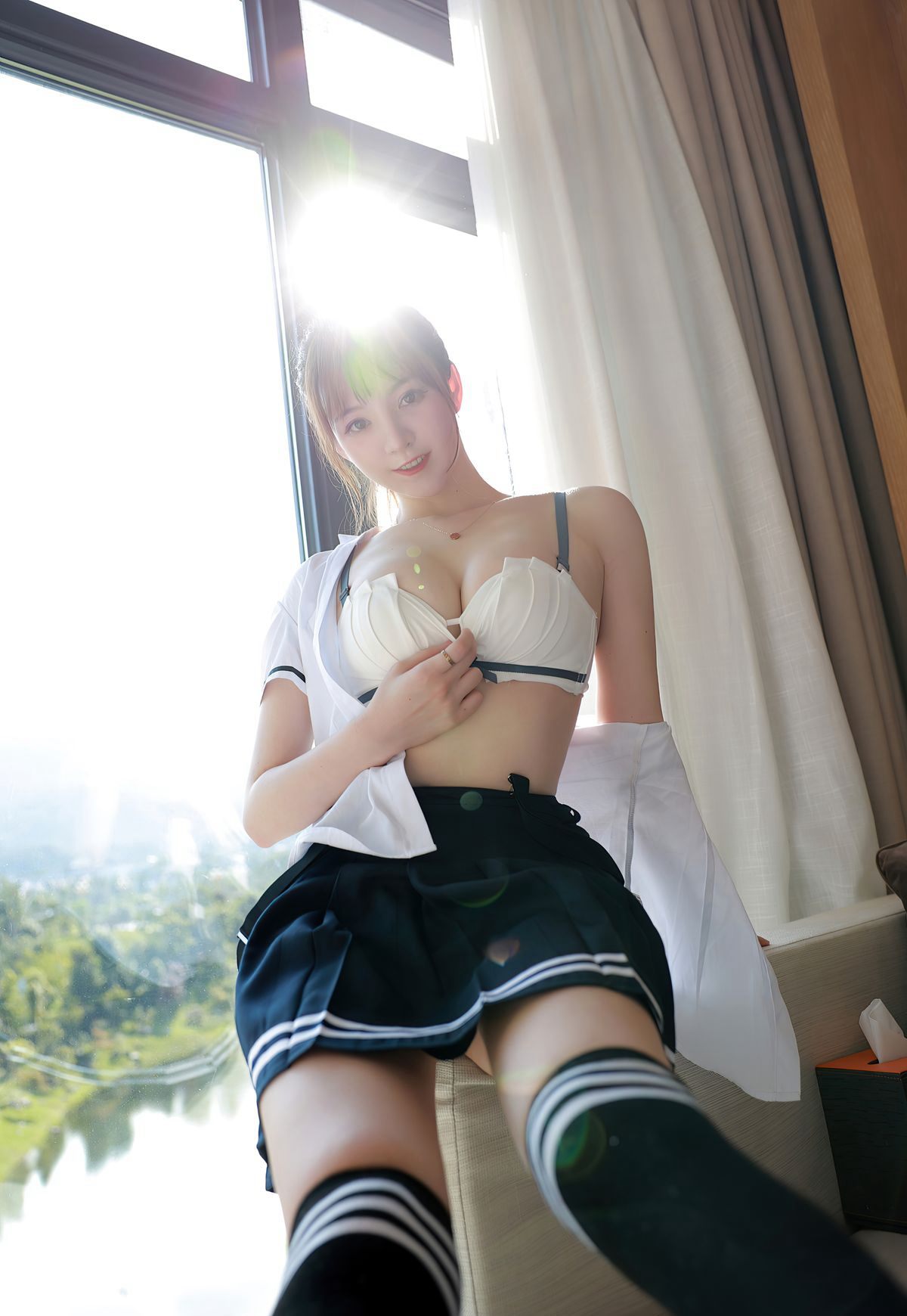 yoo优优性感制服丁字裤诱惑双乳2020高清姿势