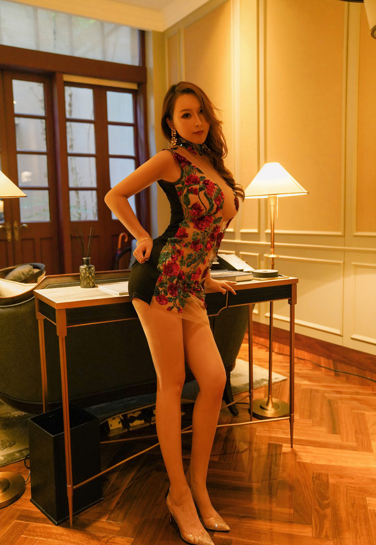 尤妮丝丰乳肥臀性感旗袍诱惑美腿高清2020套图