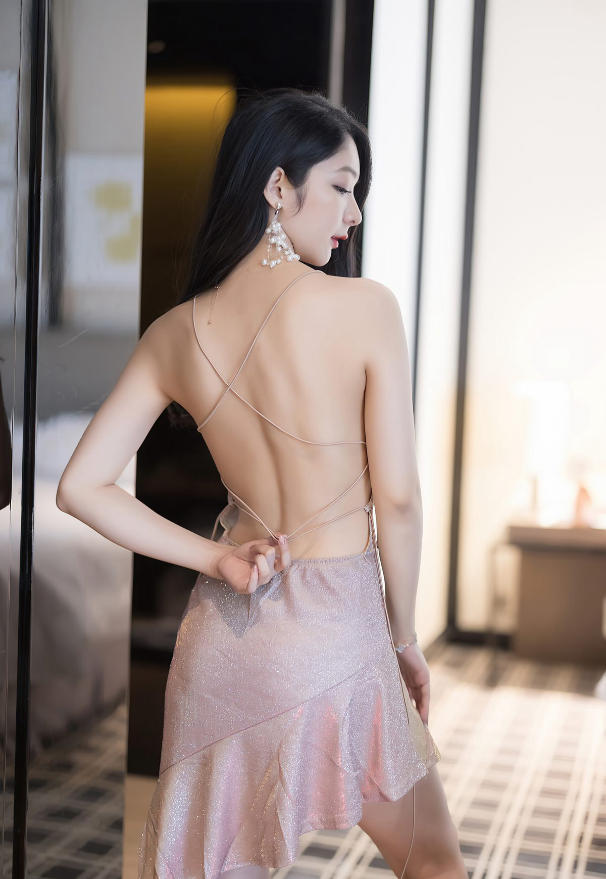 Angela小热巴黑丝美腿浴室性感惹火脱丝袜全过程