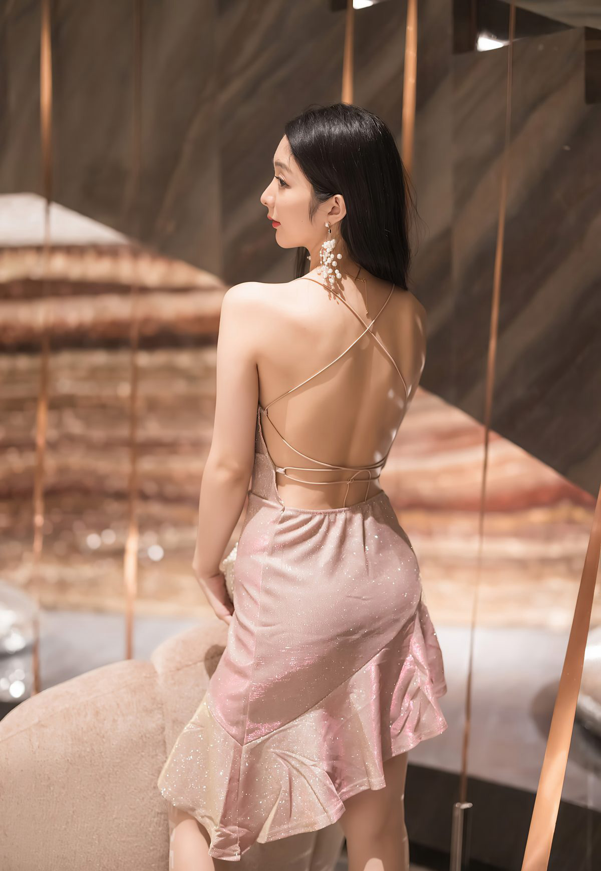 Angela小热巴黑丝美腿浴室性感惹火脱丝袜全过程