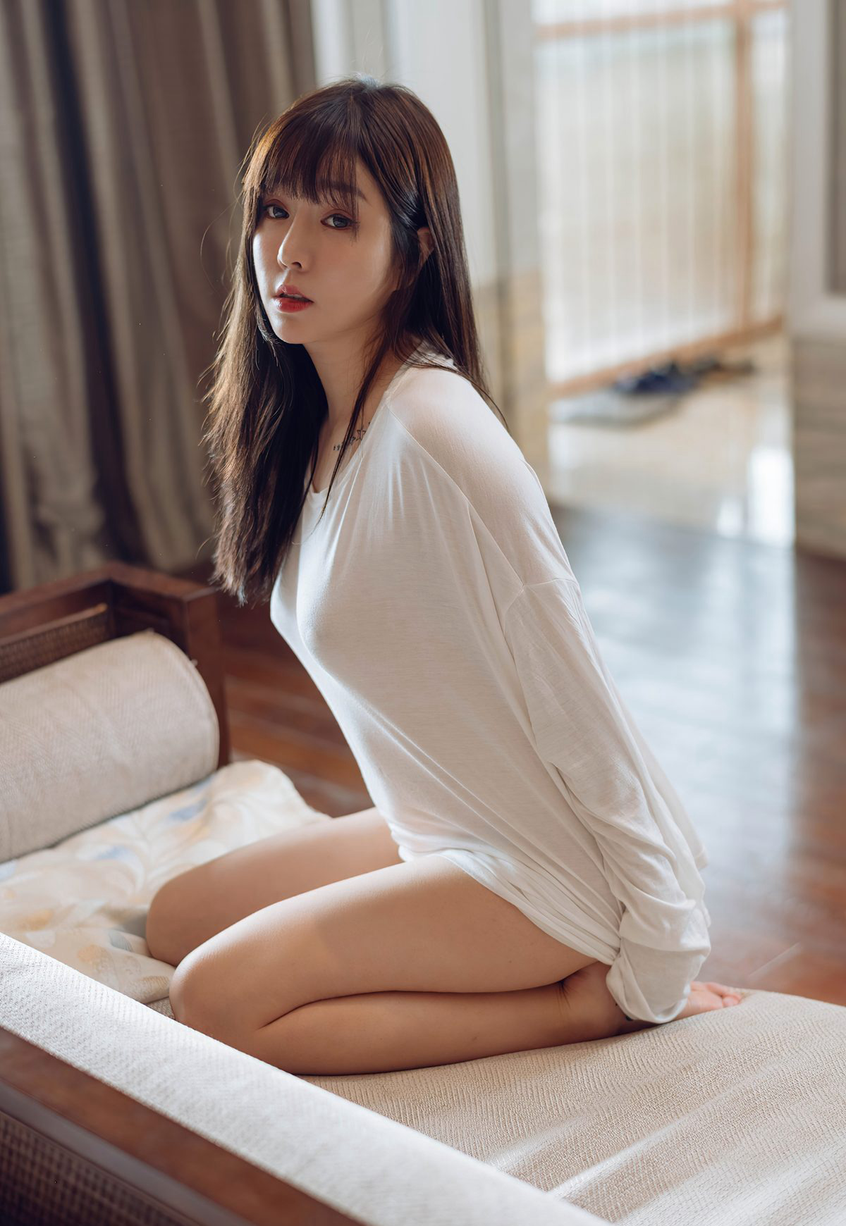 王雨纯丰满巨乳性感蕾丝丁字裤诱惑肥臀尤物