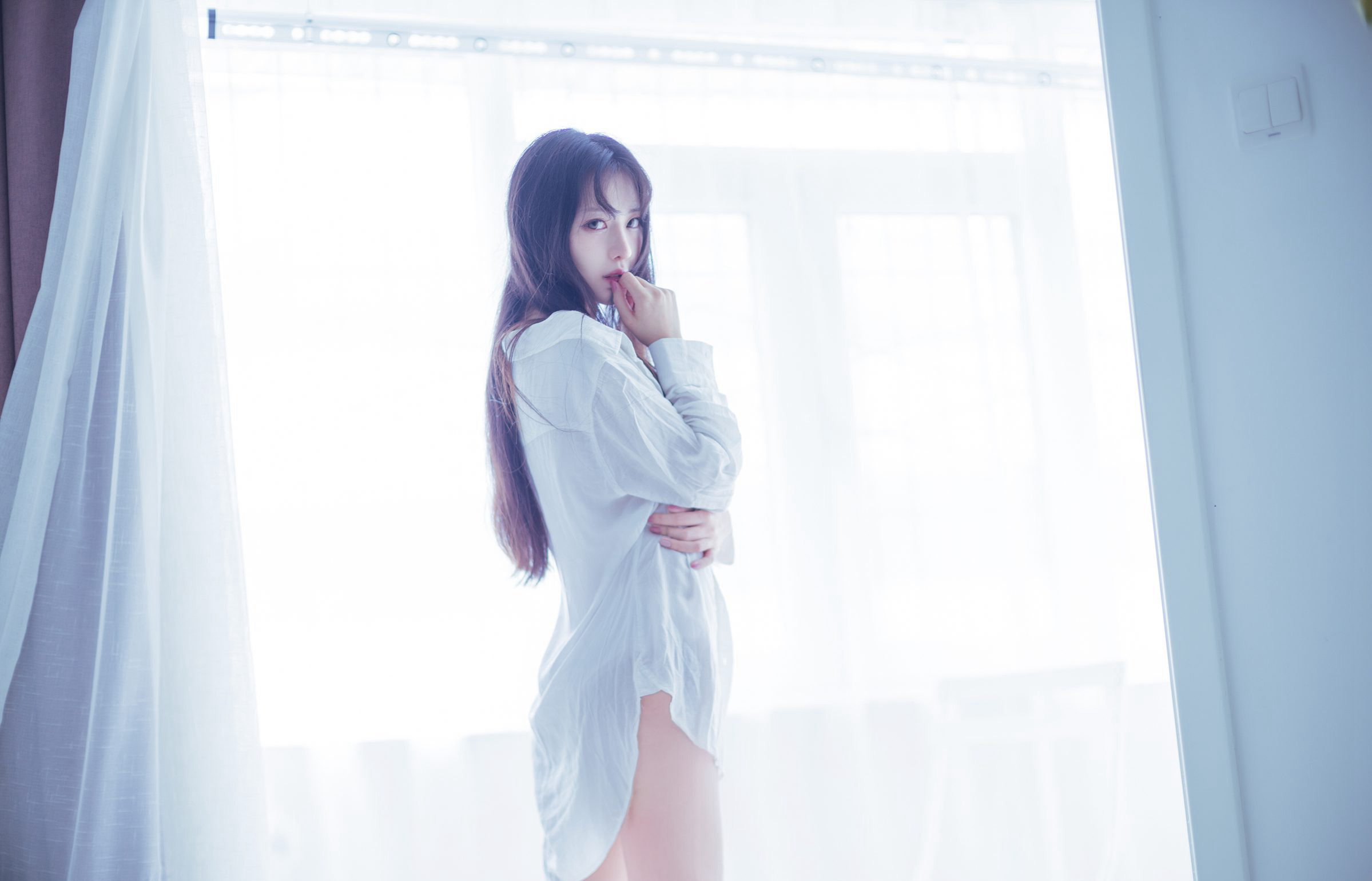 cosplay小鹿鹿白嫩皮肤性感美腿高颜值写真