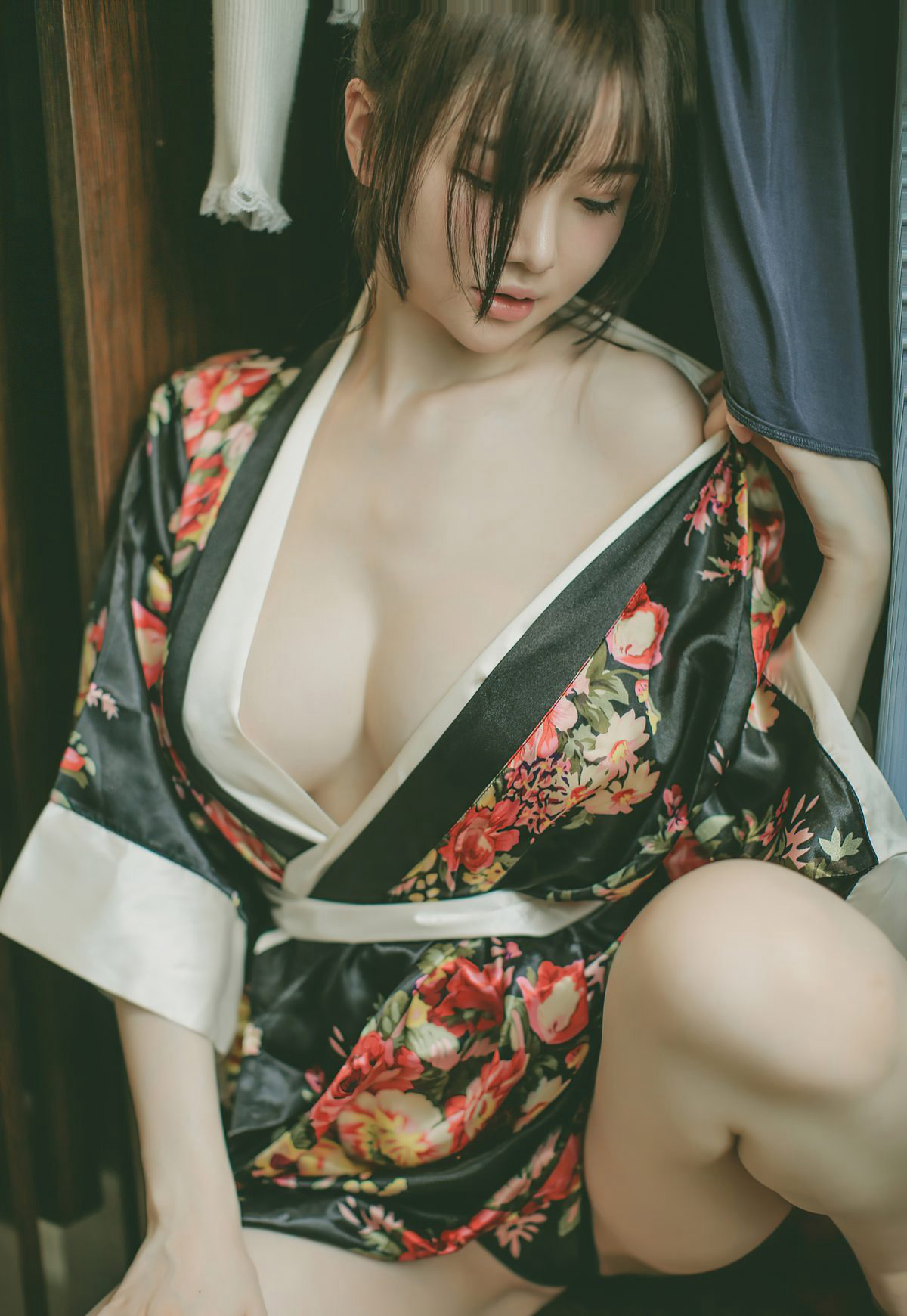 糯美子性感和服极品白嫩大胸裸胸诱惑