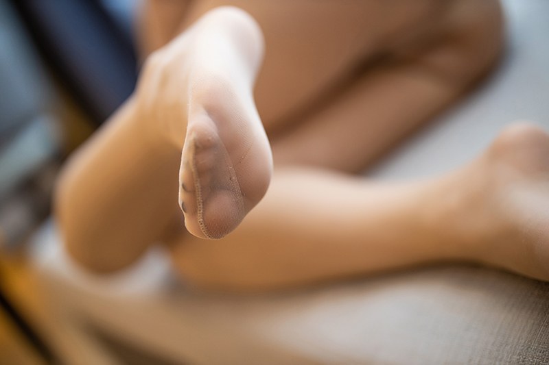 妩媚少女绯月樱丝袜美脚睡姿撩人