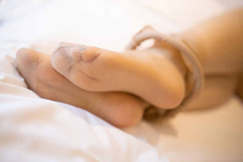 妩媚少女绯月樱丝袜美脚睡姿撩人