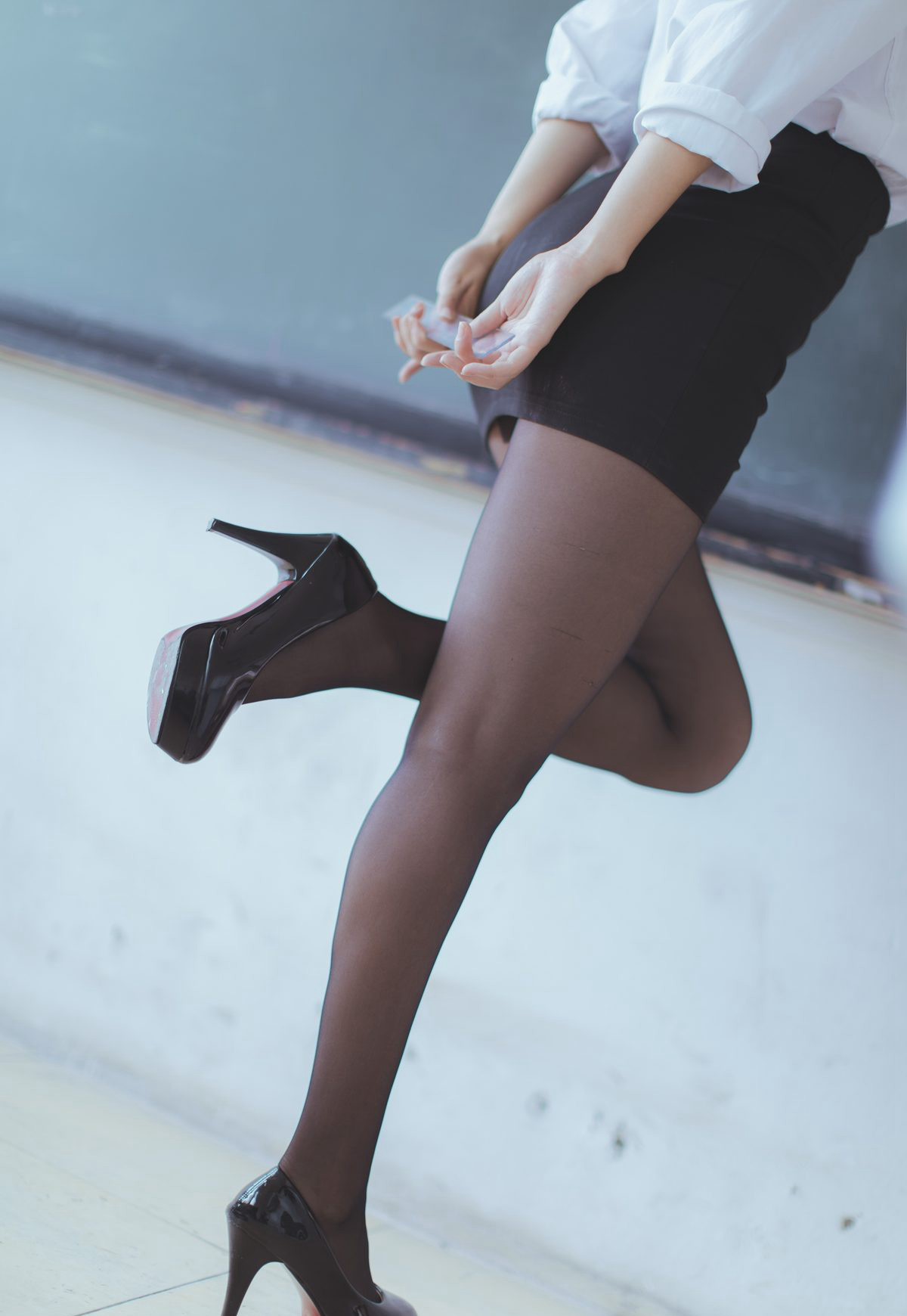 制服性感老师黑丝袜高跟黑川性感cosplay诱惑2021最新图集