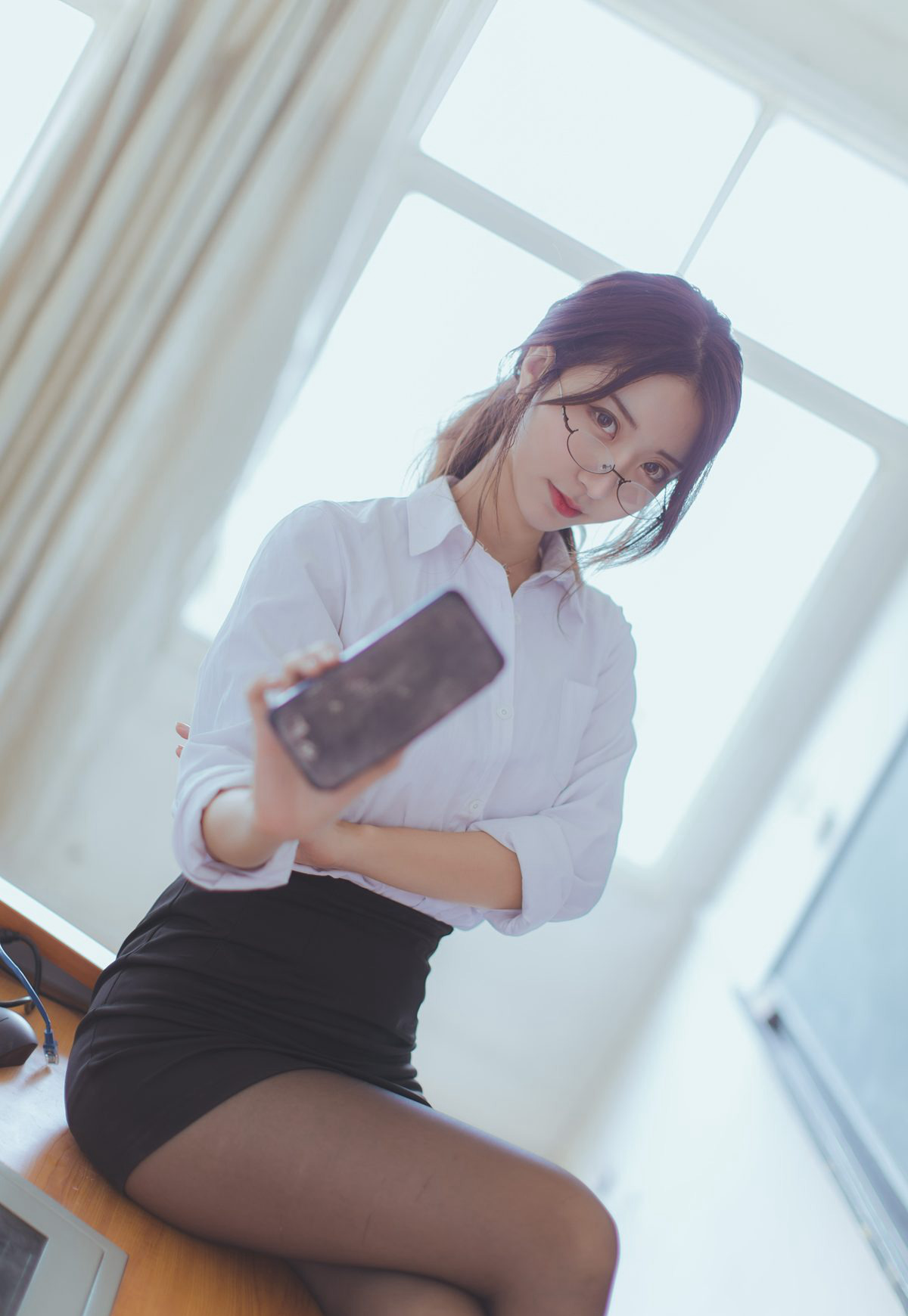 制服性感老师黑丝袜高跟黑川性感cosplay诱惑2021最新图集