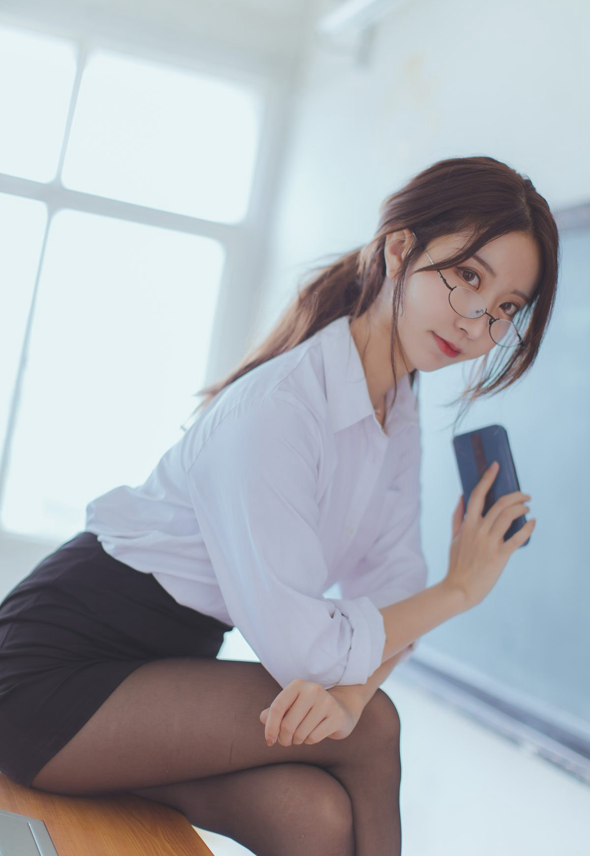 制服性感老师黑丝袜高跟黑川性感cosplay诱惑2021最新图集