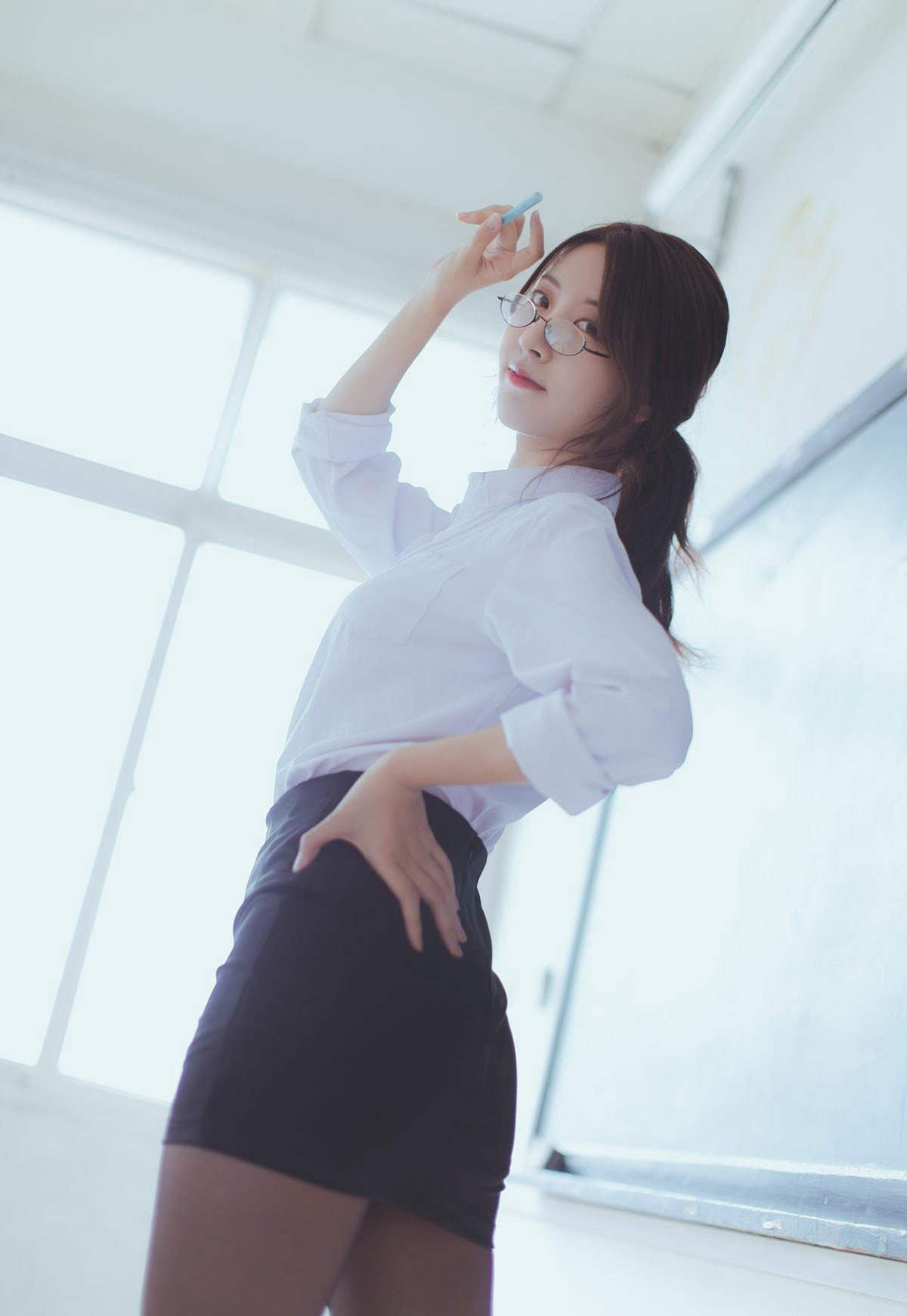 制服性感老师黑丝袜高跟黑川性感cosplay诱惑2021最新图集