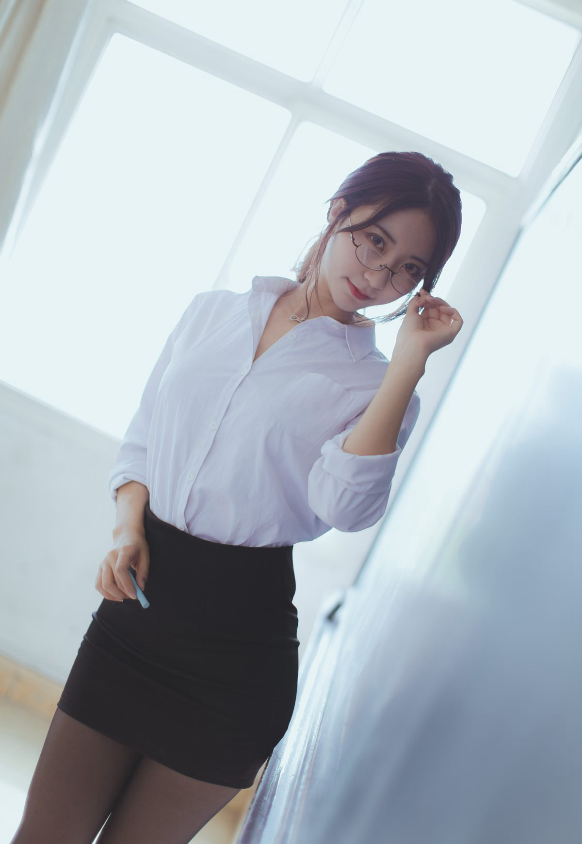 制服性感老师黑丝袜高跟黑川性感cosplay诱惑2021最新图集