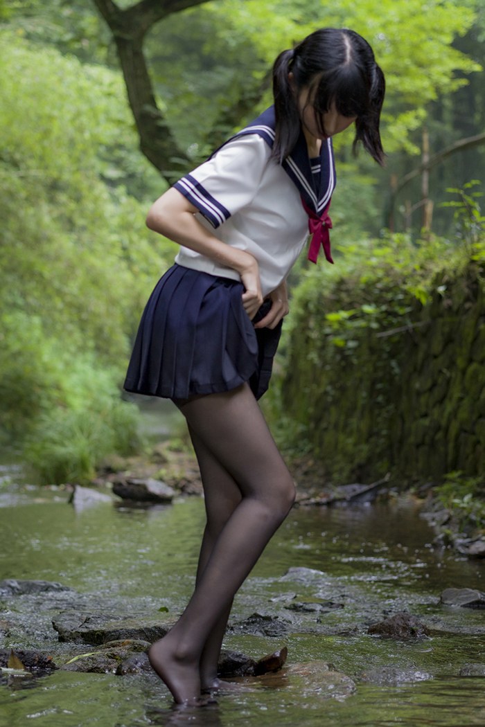 激萌学生妹魔物喵黑丝制服野外露出