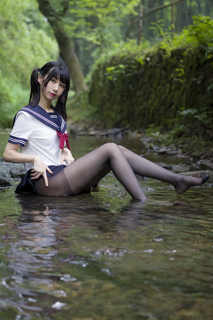 激萌学生妹魔物喵黑丝制服野外露出