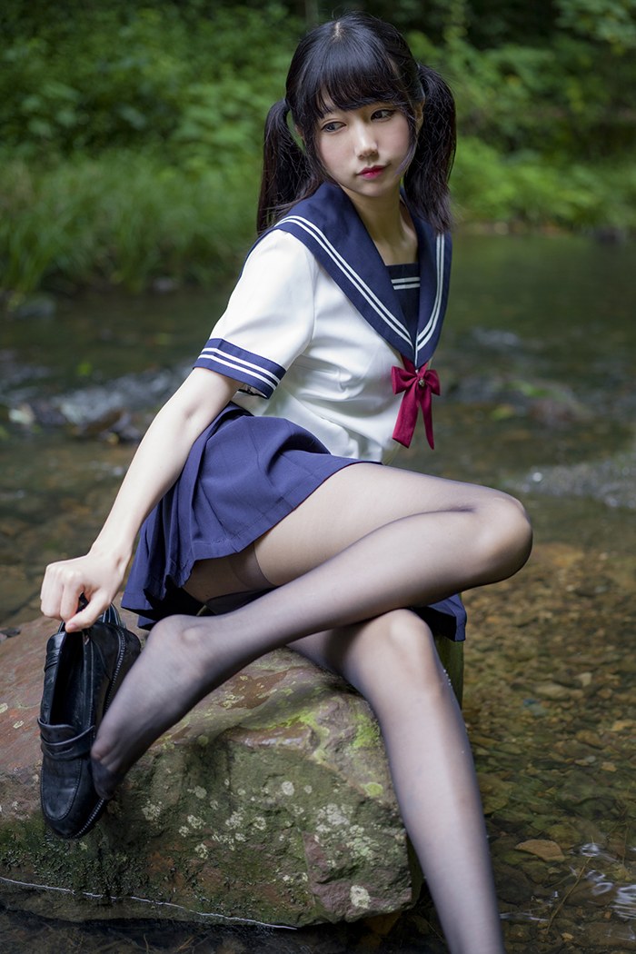 激萌学生妹魔物喵黑丝制服野外露出