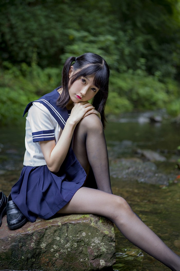 激萌学生妹魔物喵黑丝制服野外露出