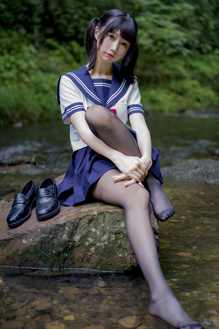 激萌学生妹魔物喵黑丝制服野外露出