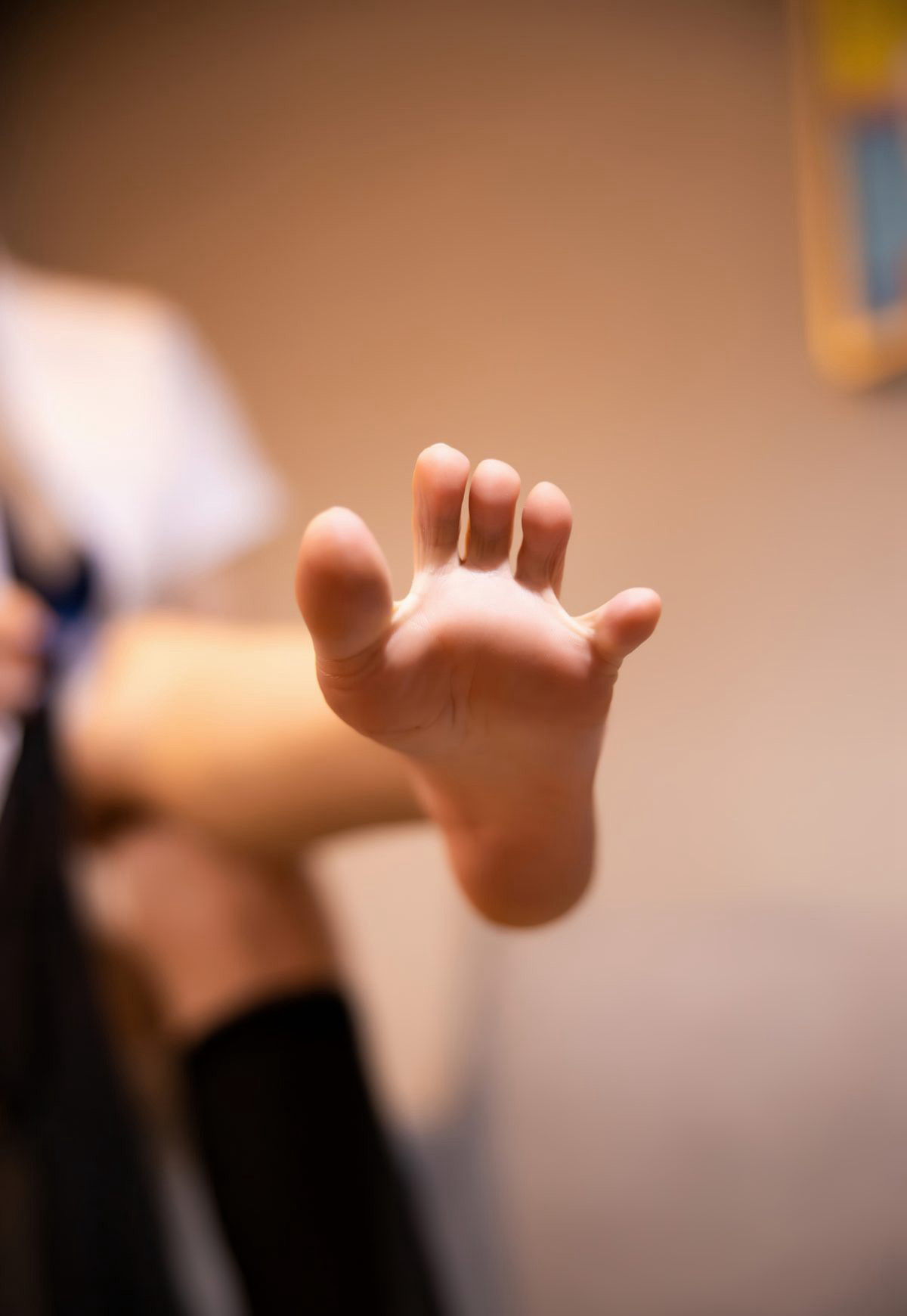 杨晨晨sugar沙发上脱黑丝玉足性感风骚进入美臀2021套图