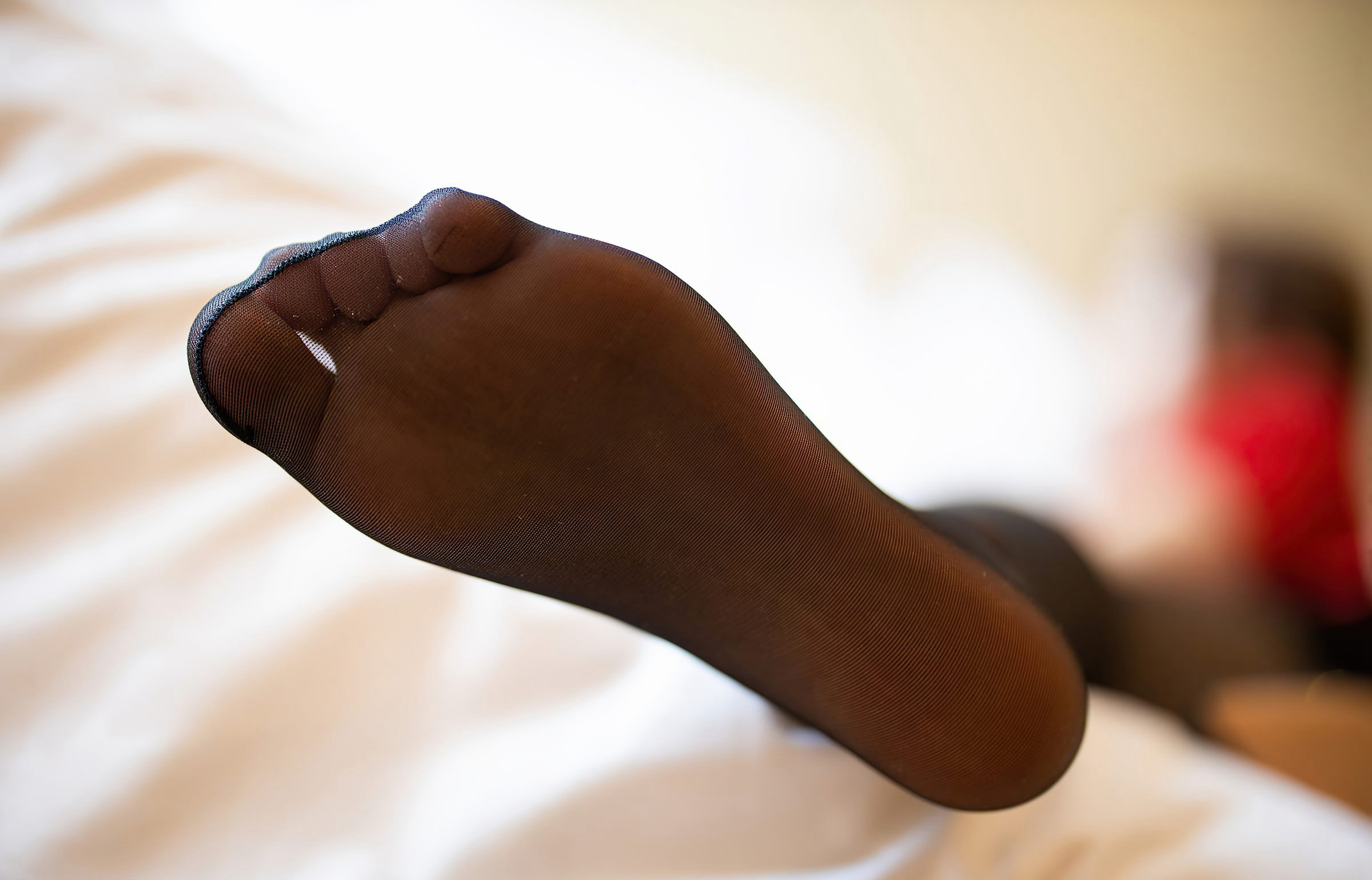 梦梵床上风骚黑丝玉臀诱惑白嫩玉足美腿翘臀美少妇