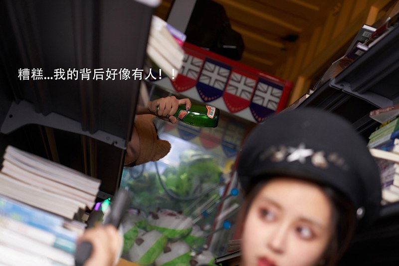 制服美女林子欣黑丝美腿让你满足