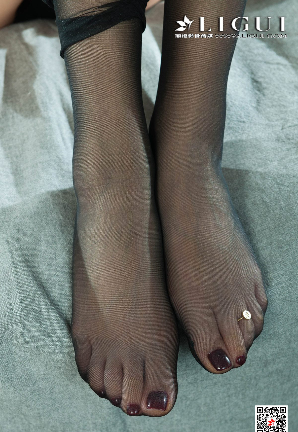 极品高颜值美少妇性感超薄黑丝美腿高清玉足大图2021