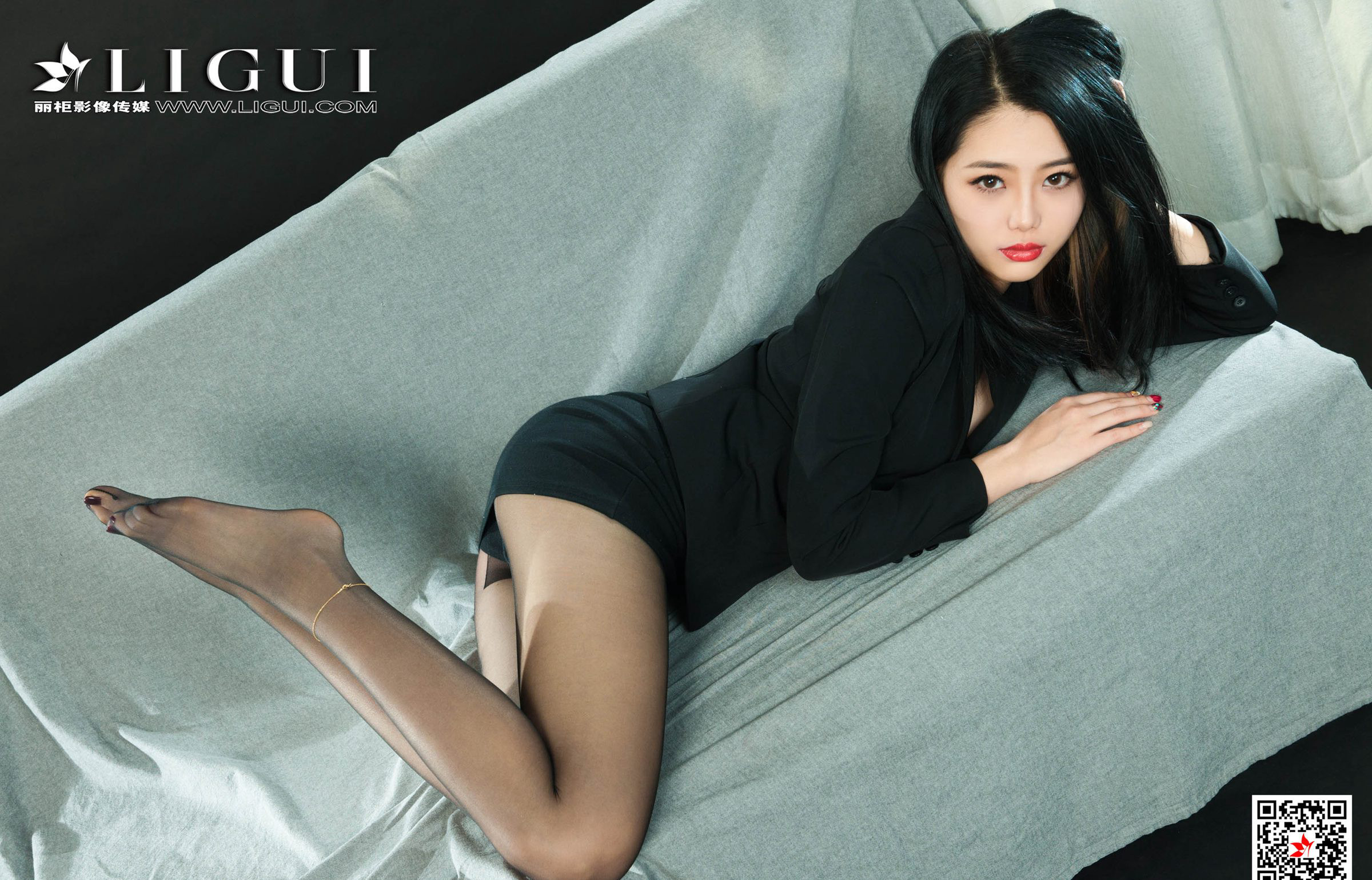 极品高颜值美少妇性感超薄黑丝美腿高清玉足大图2021