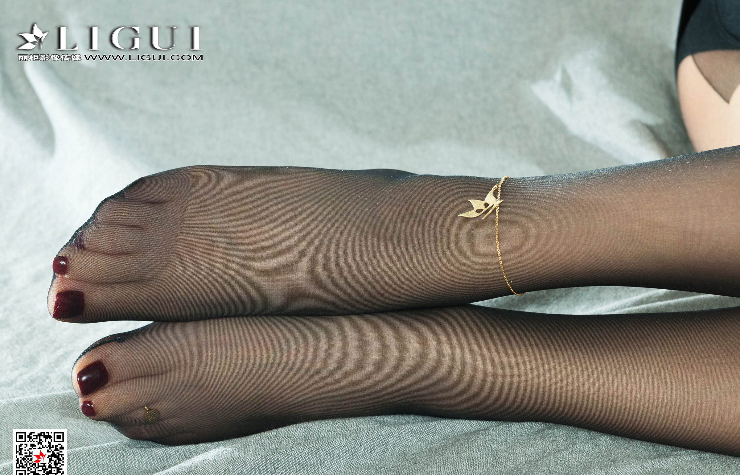 极品高颜值美少妇性感超薄黑丝美腿高清玉足大图2021