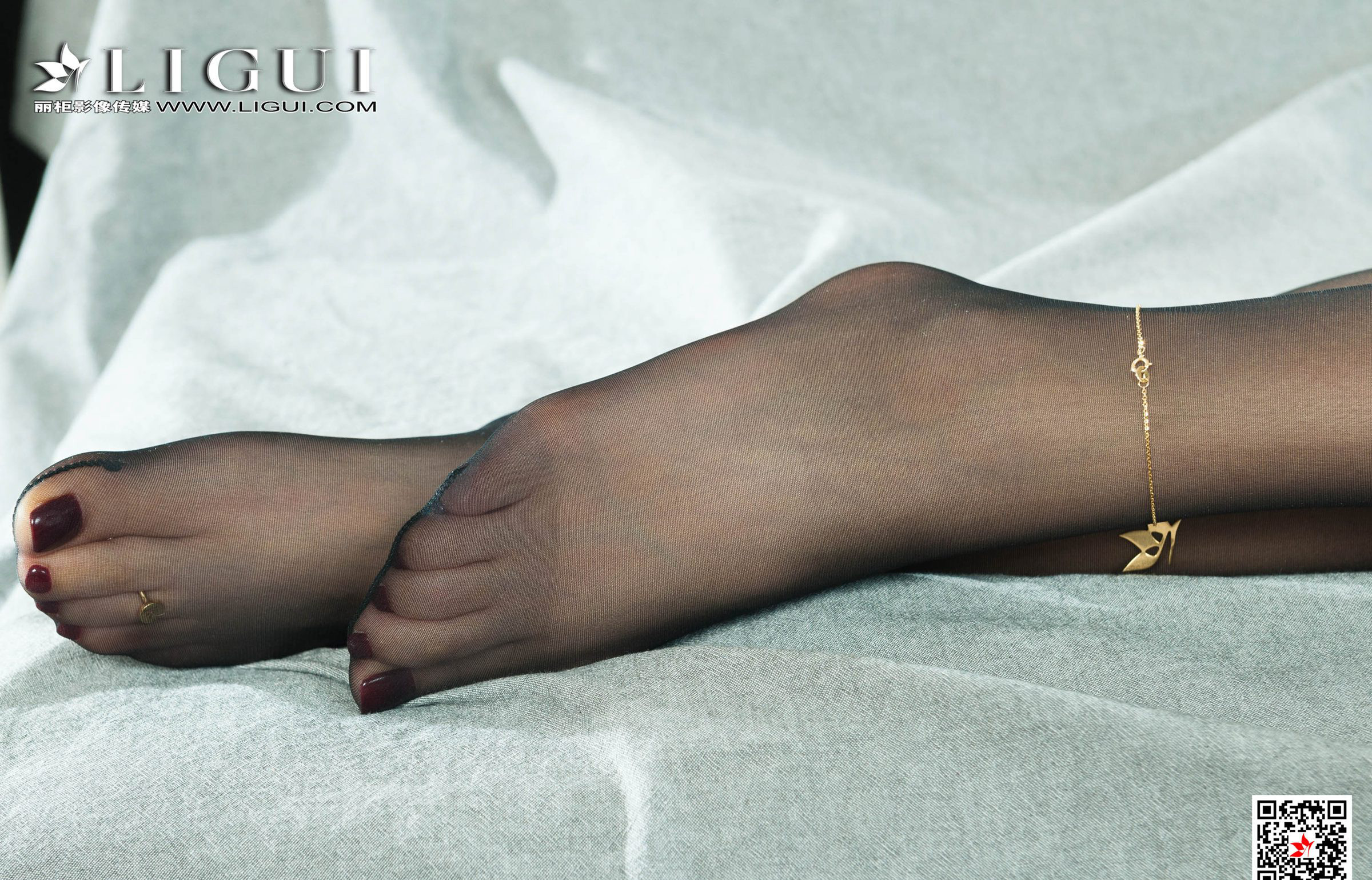 极品高颜值美少妇性感超薄黑丝美腿高清玉足大图2021