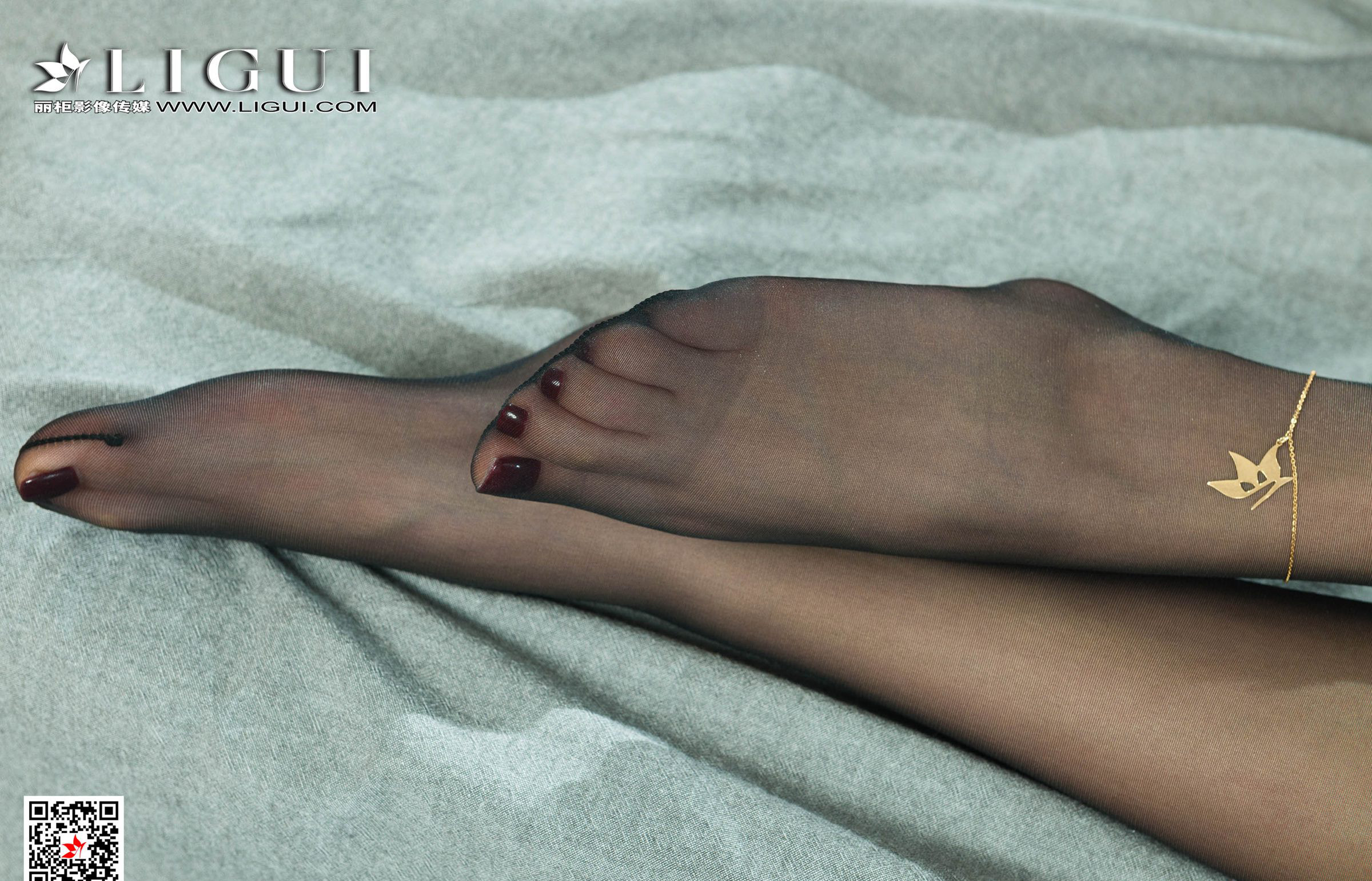 极品高颜值美少妇性感超薄黑丝美腿高清玉足大图2021