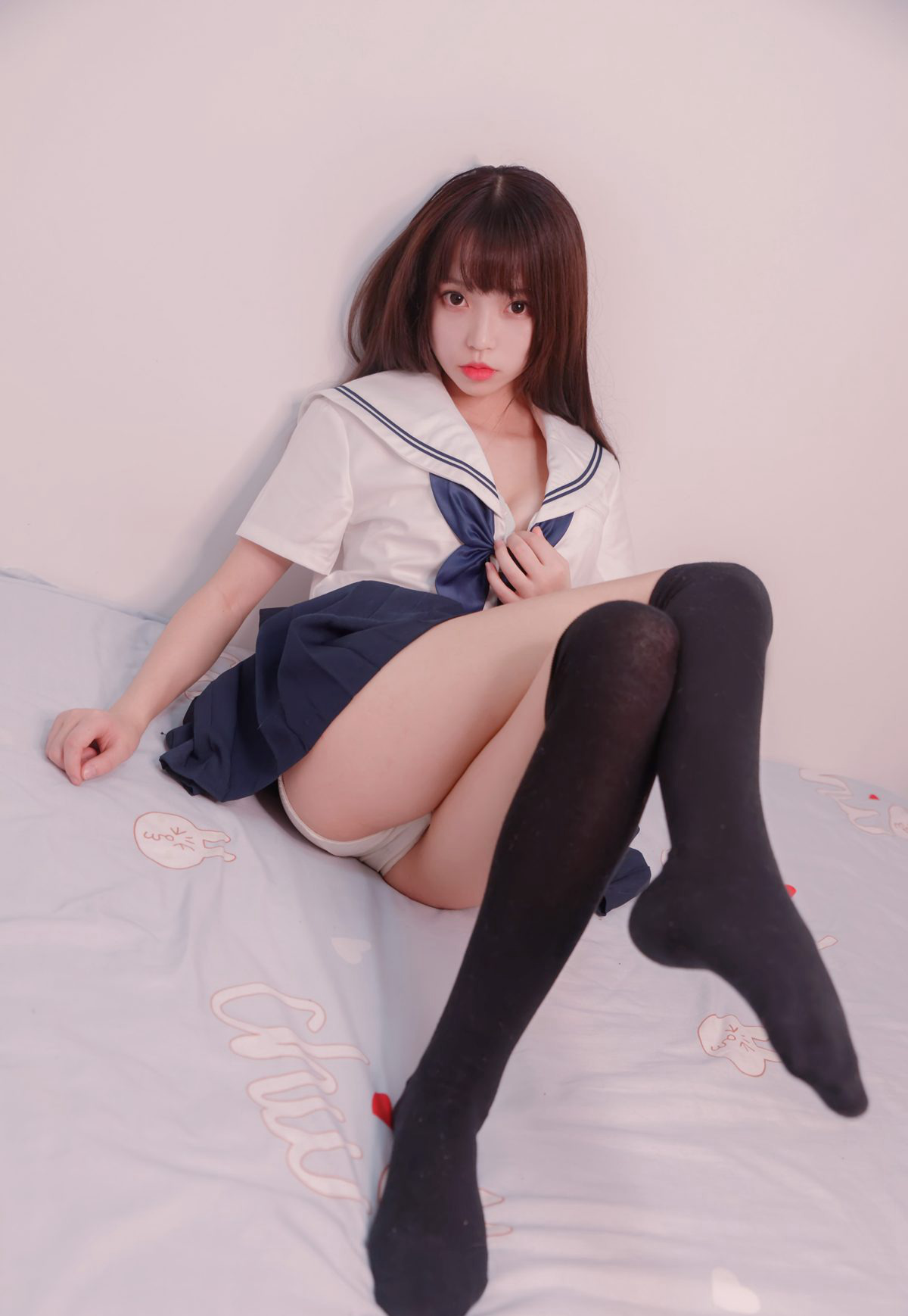 白易子教主JK制服诱惑性感黑丝诱惑cosplay污图