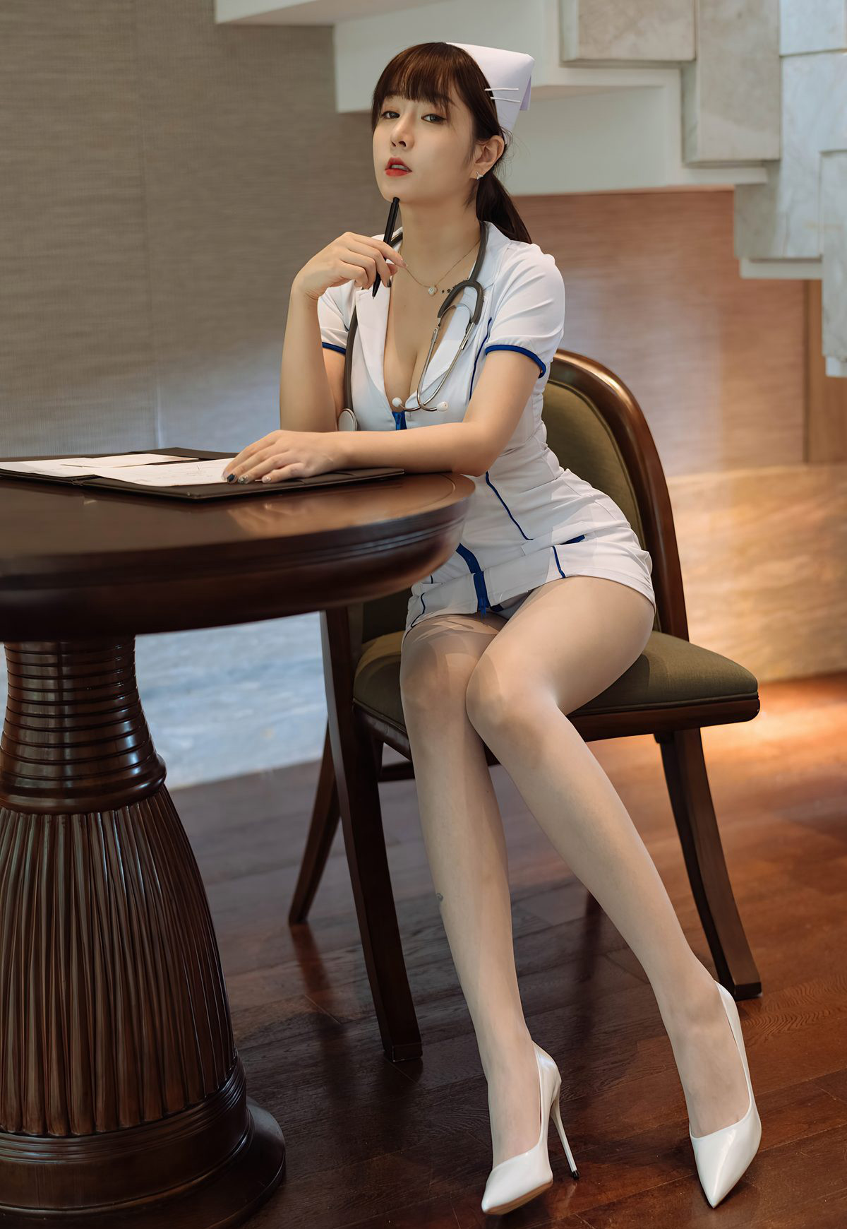 王雨纯2021性感护士装诱惑白丝丰满微胖美少妇