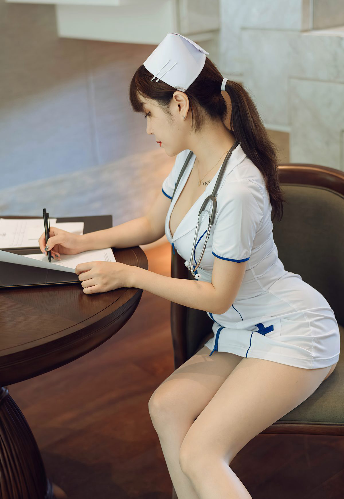 王雨纯2021性感护士装诱惑白丝丰满微胖美少妇