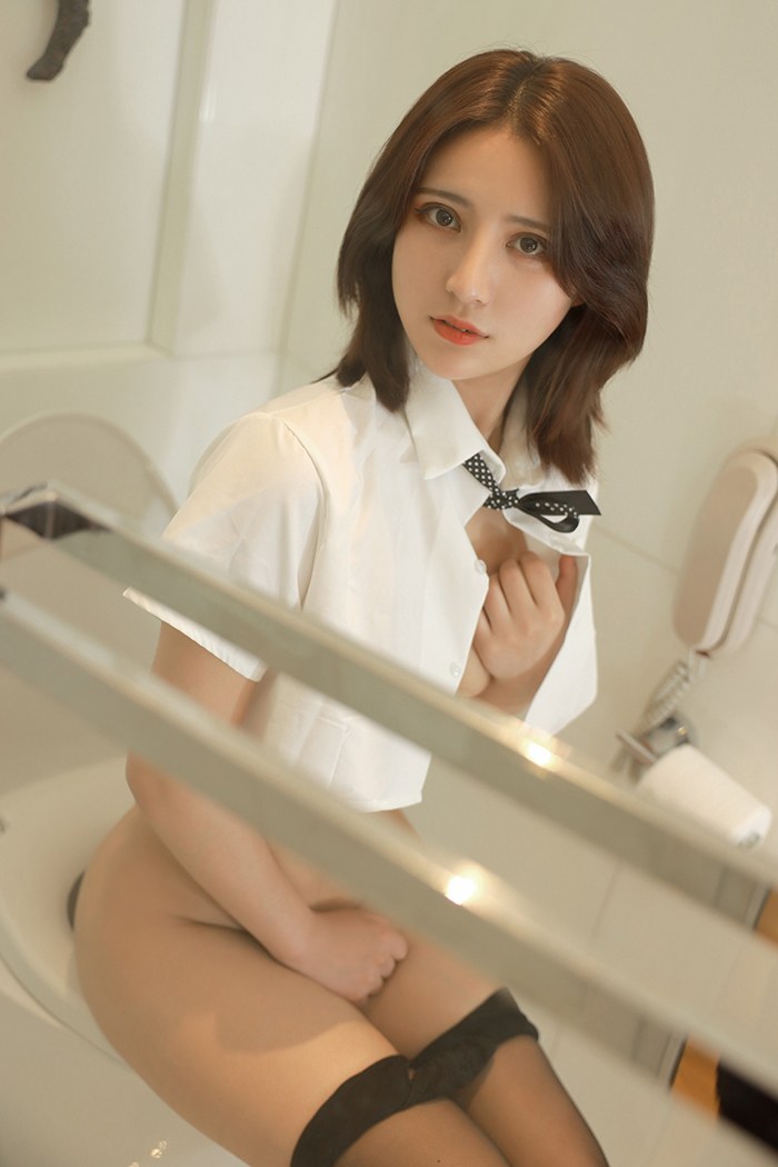 风骚人妻久久手遮半乳大秀蜜汁美臀