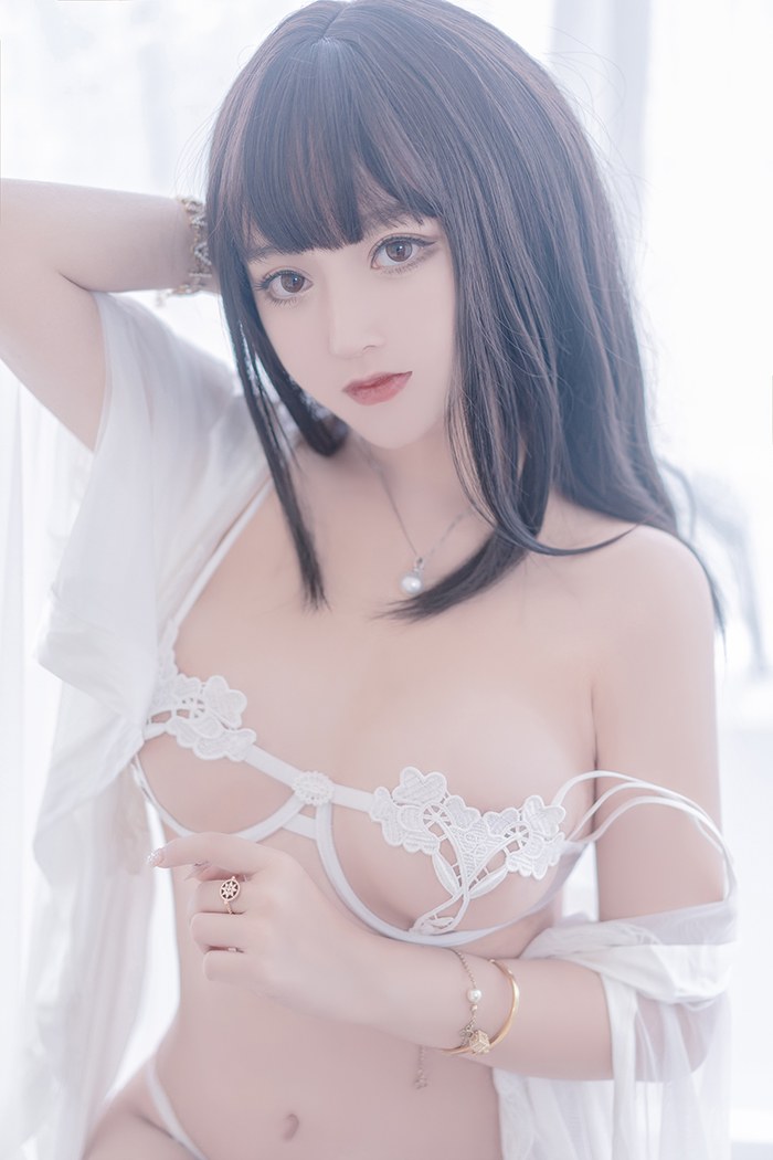 邻家小妹米线线情趣套装肆意裸露