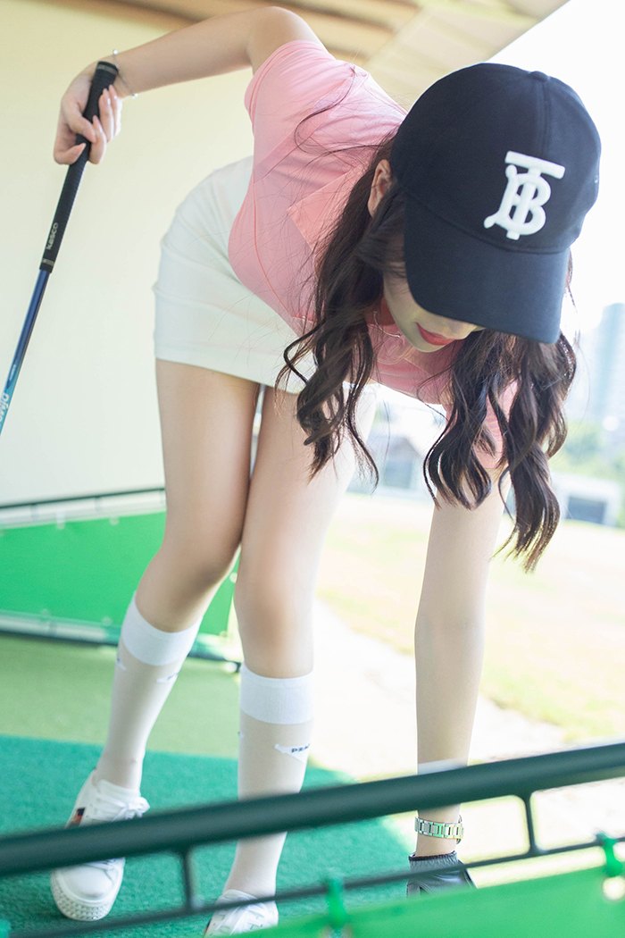 高尔夫女孩芝芝包臀短裙可爱性感