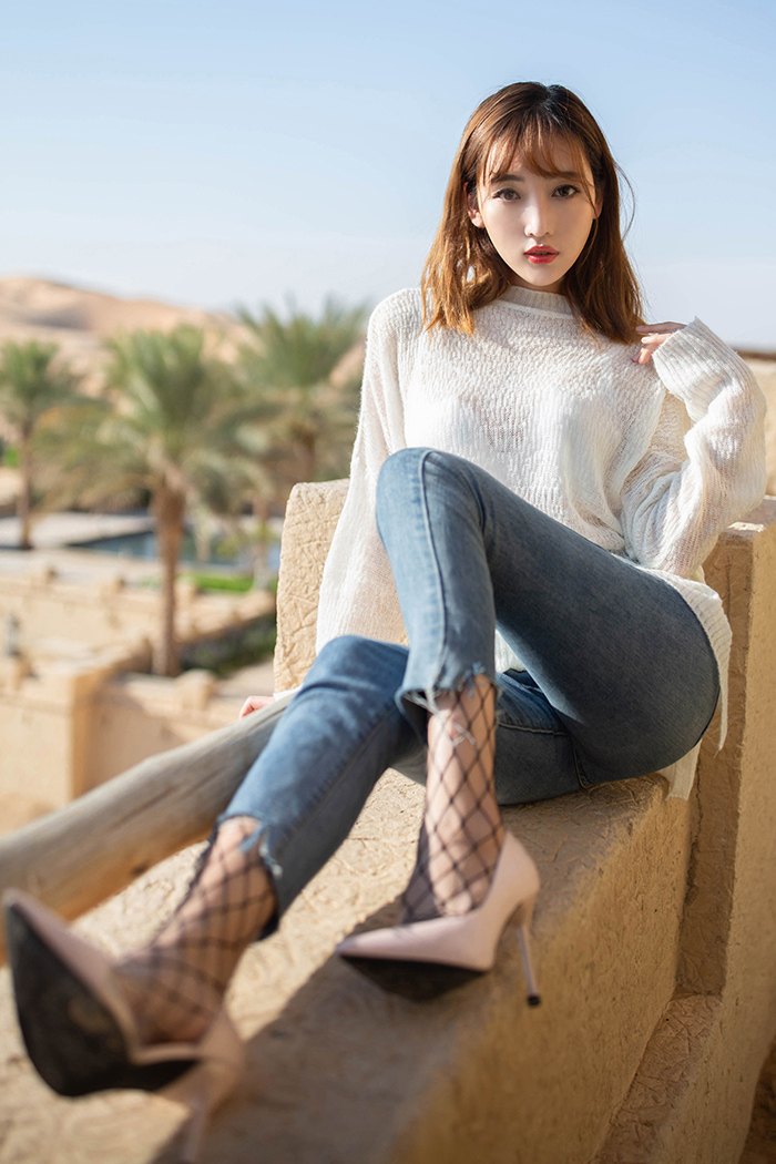 唯美女神陆萱萱黑丝网袜尽态极妍