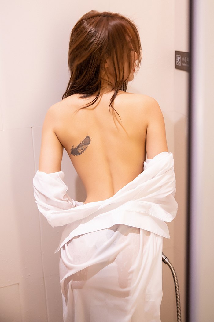 梦中情人冯木木丝滑美乳湿身诱惑