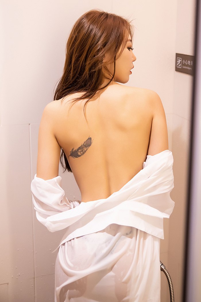 梦中情人冯木木丝滑美乳湿身诱惑