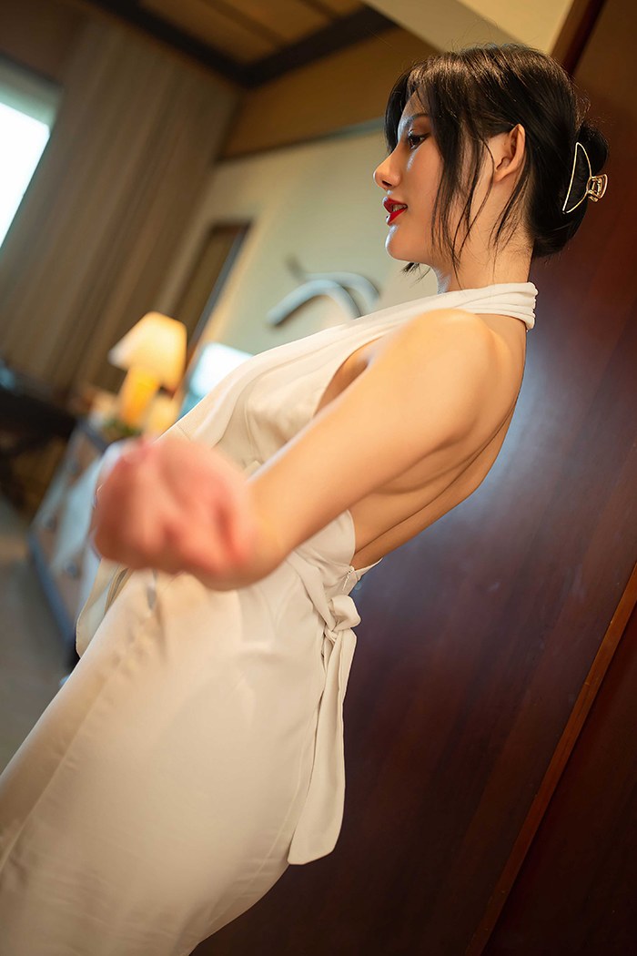 性感代言阿朱性感肉丝美脚夺人魄