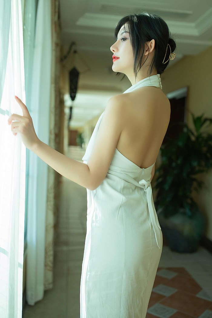 性感代言阿朱性感肉丝美脚夺人魄