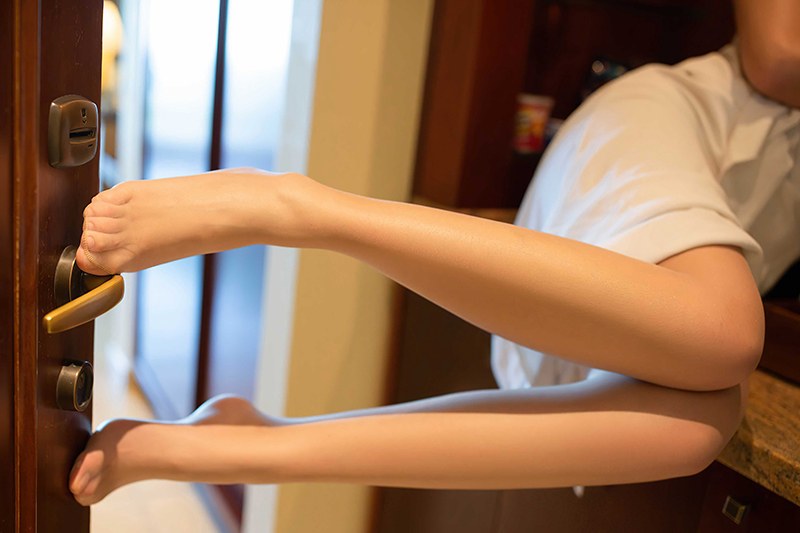 性感代言阿朱性感肉丝美脚夺人魄