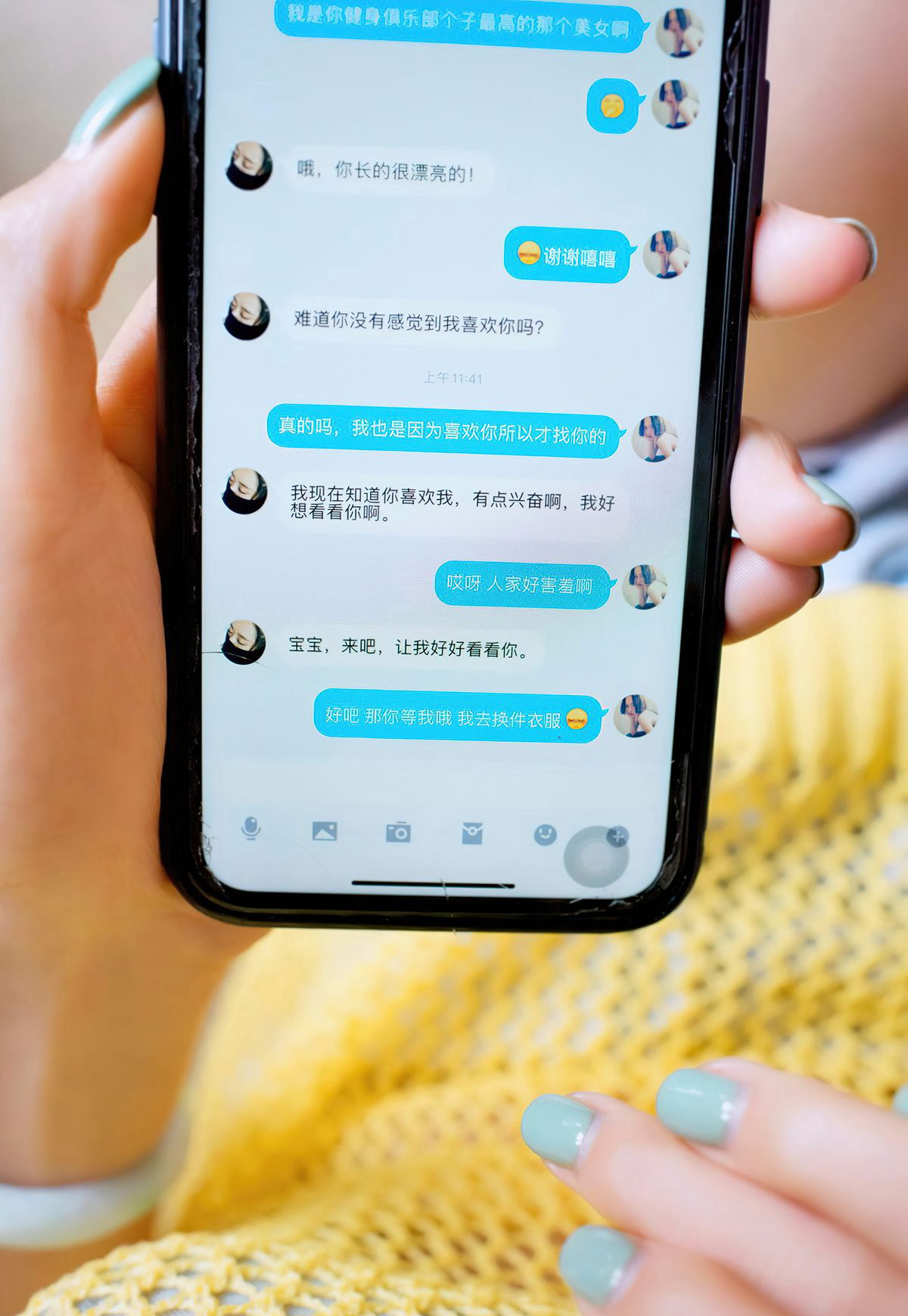 极品热裤妹子酒店自拍诱惑骨感身材性感美腿玉足