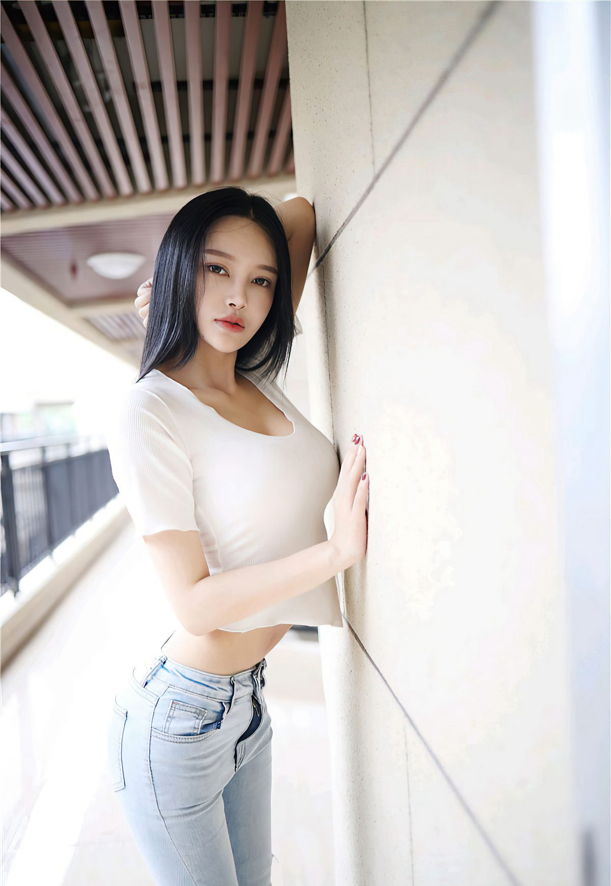 唐琪儿2021性感紧身牛仔裤诱惑翘臀撅臀诱惑套图写真