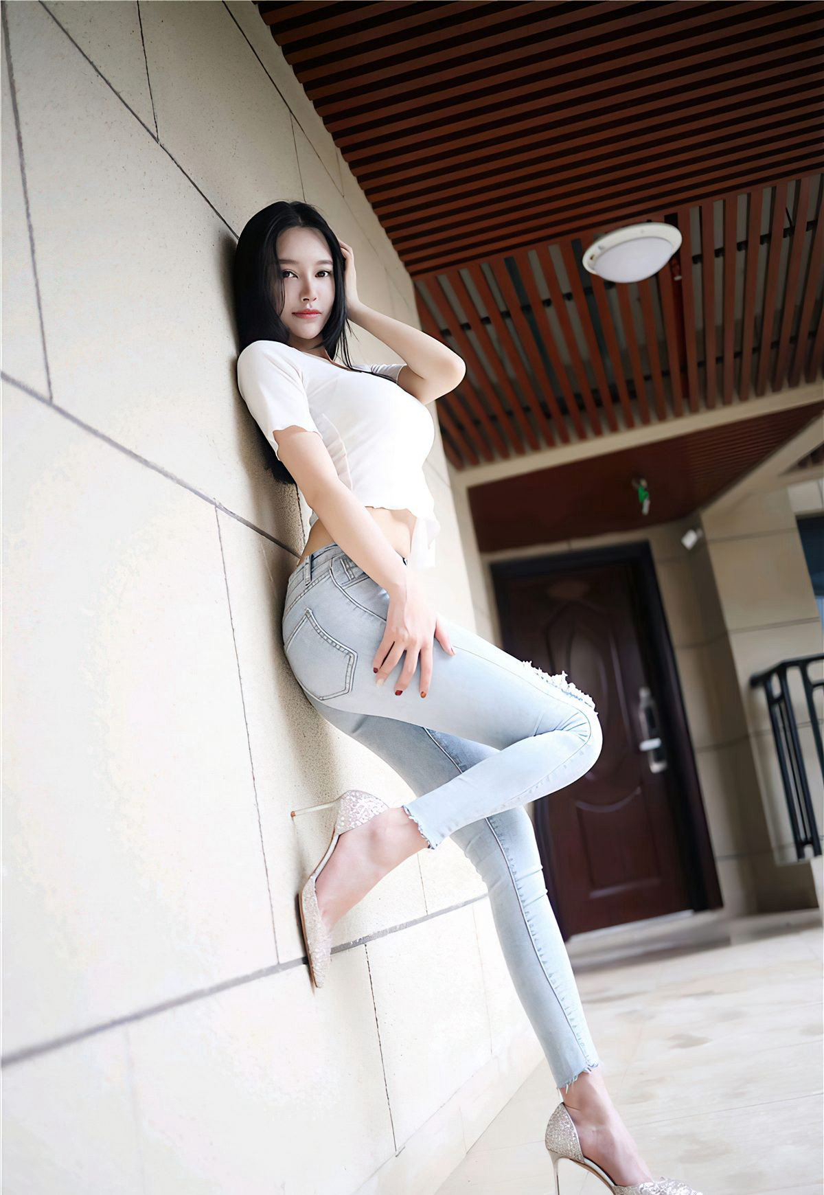 唐琪儿2021性感紧身牛仔裤诱惑翘臀撅臀诱惑套图写真