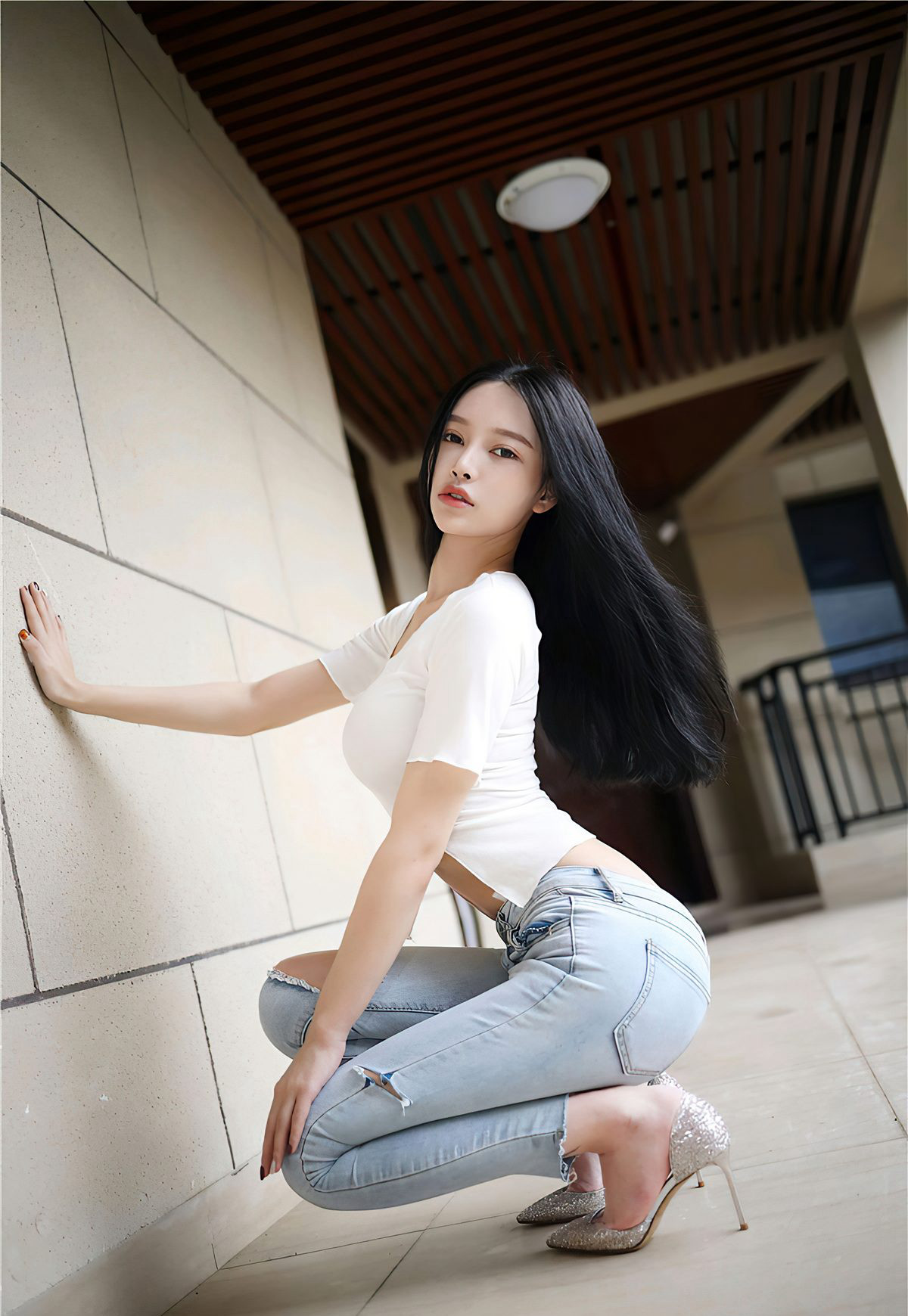 唐琪儿2021性感紧身牛仔裤诱惑翘臀撅臀诱惑套图写真