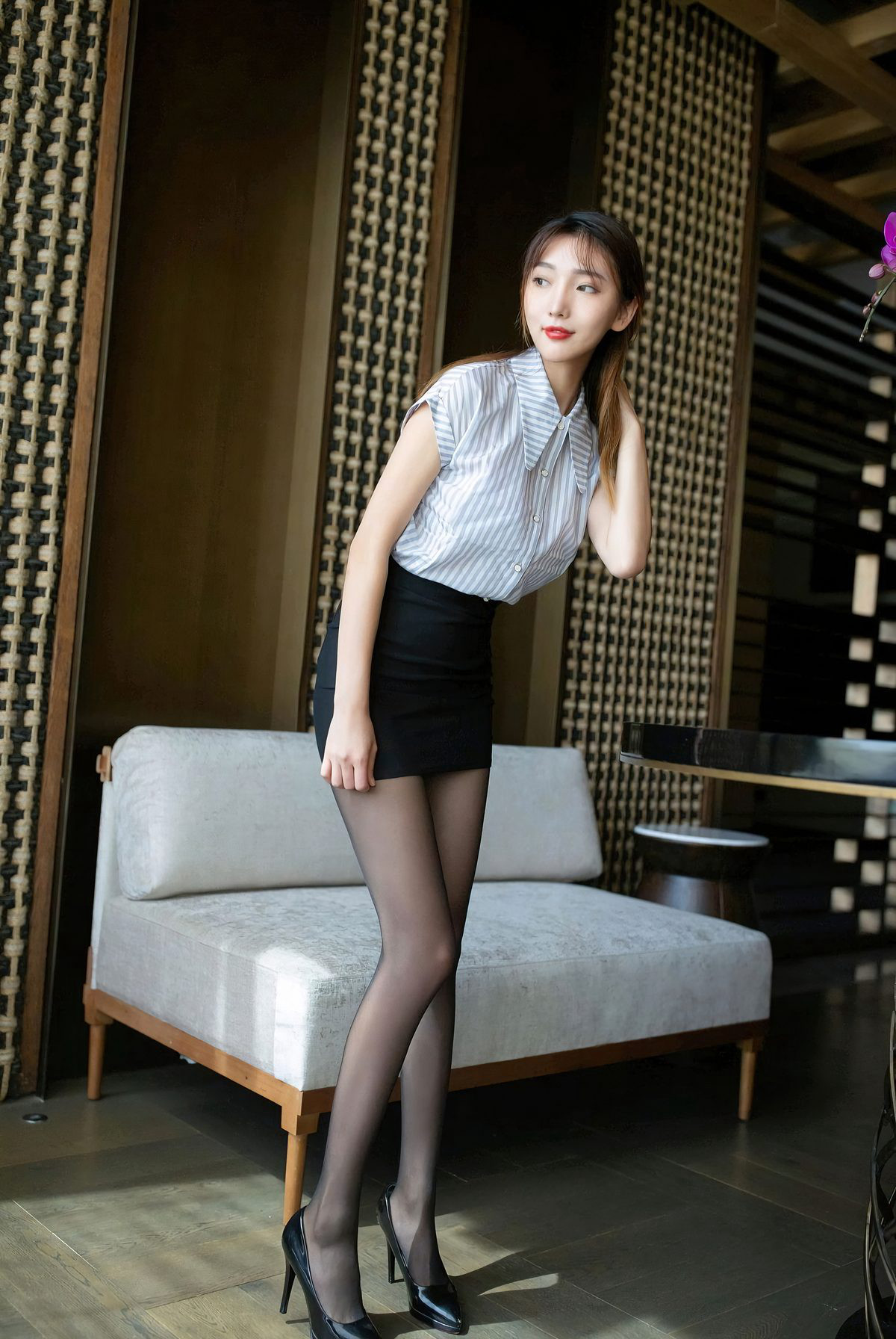 秘书陆萱萱2021性感制服诱惑办公室脱丝袜诱惑高跟美腿