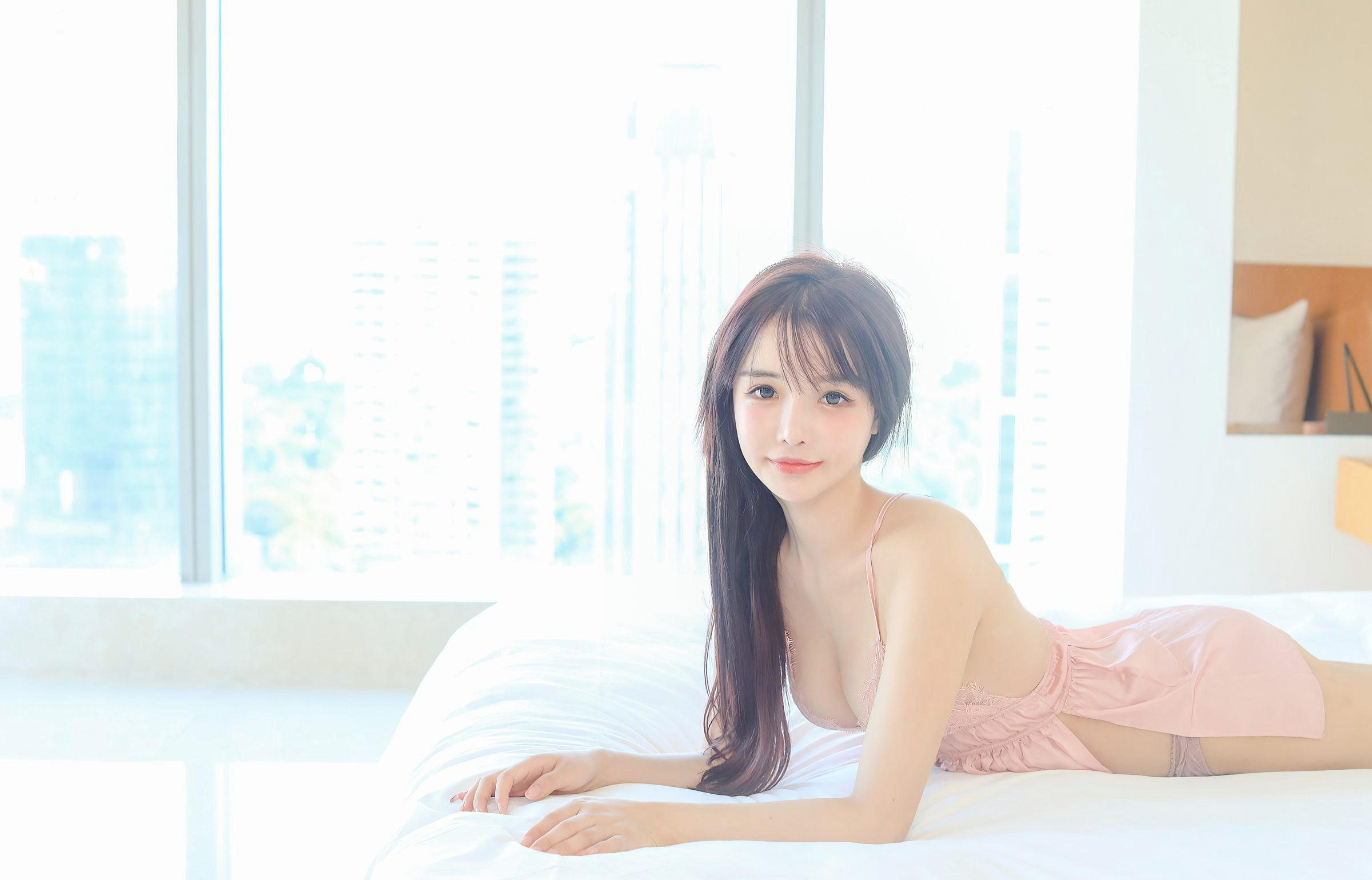 南初妹妹极品粉嫩睡衣白嫩大胸诱惑清新美腿玉足2021最新写真